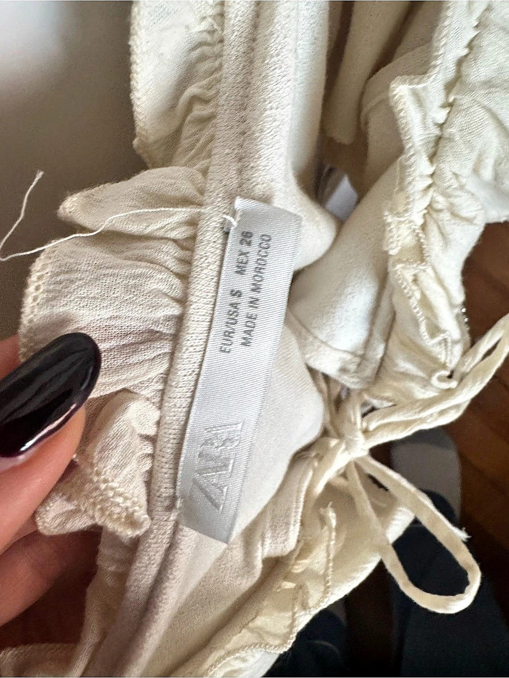 Zara Cream Ruffle Crop Top - Picture 2 of 3